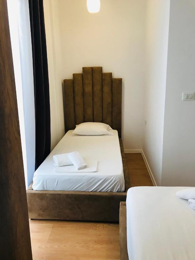 Enia'S Room Sarande Bagian luar foto