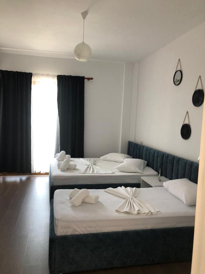 Enia'S Room Sarande Bagian luar foto