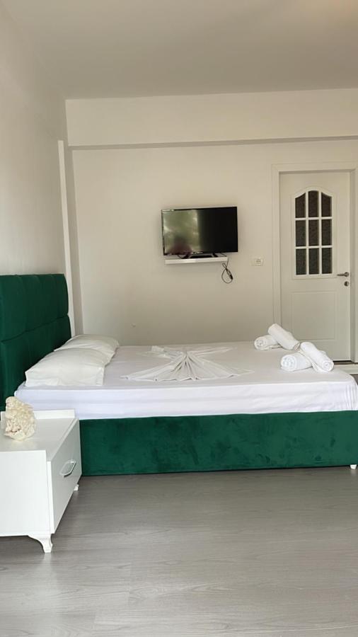 Enia'S Room Sarande Bagian luar foto