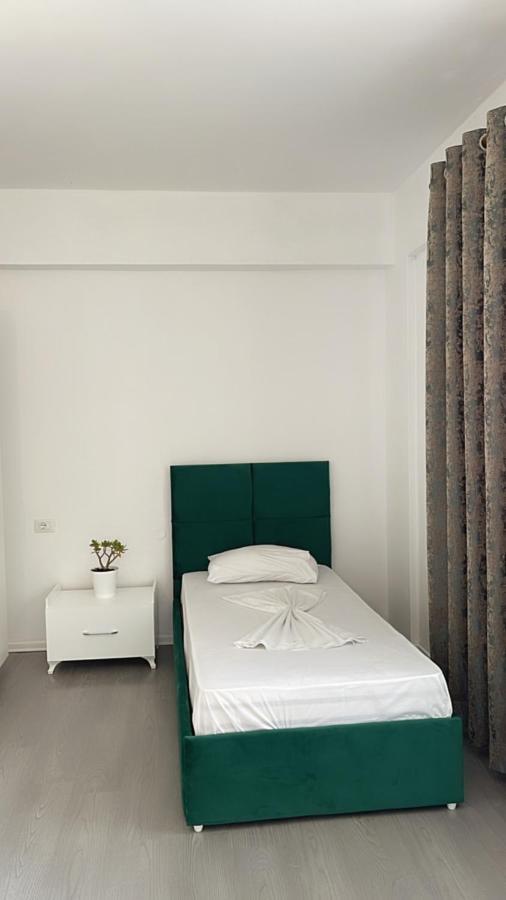 Enia'S Room Sarande Bagian luar foto