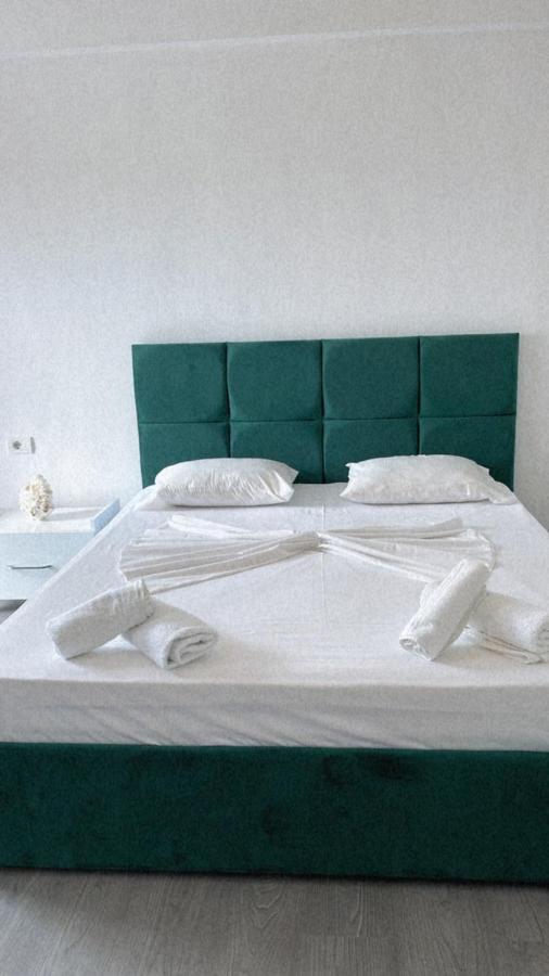 Enia'S Room Sarande Bagian luar foto