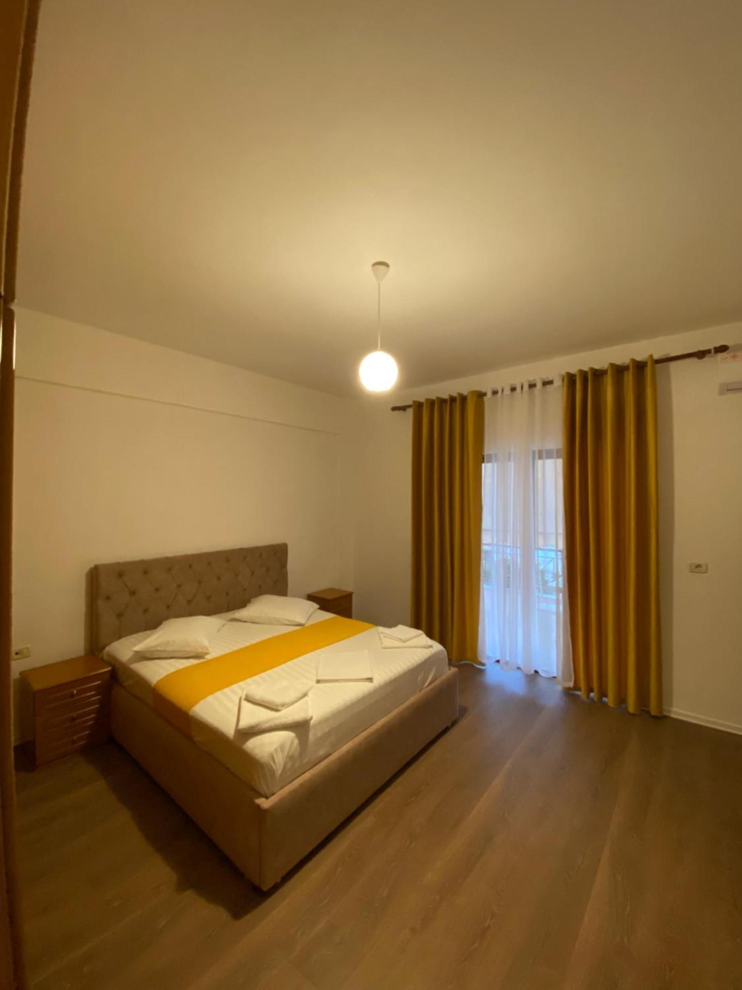 Enia'S Room Sarande Bagian luar foto